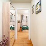 Elegant - Anastasia - By Openhouse Apartment *
