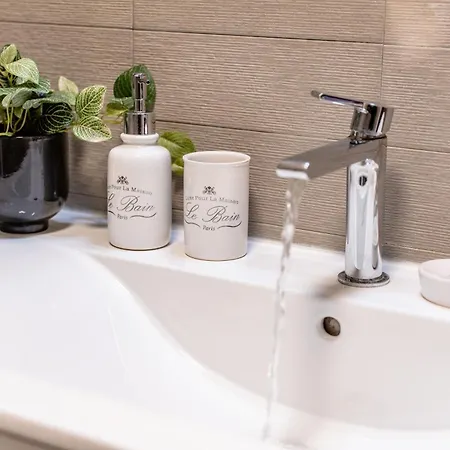 아파트 Elegant - Anastasia - By Openhouse *